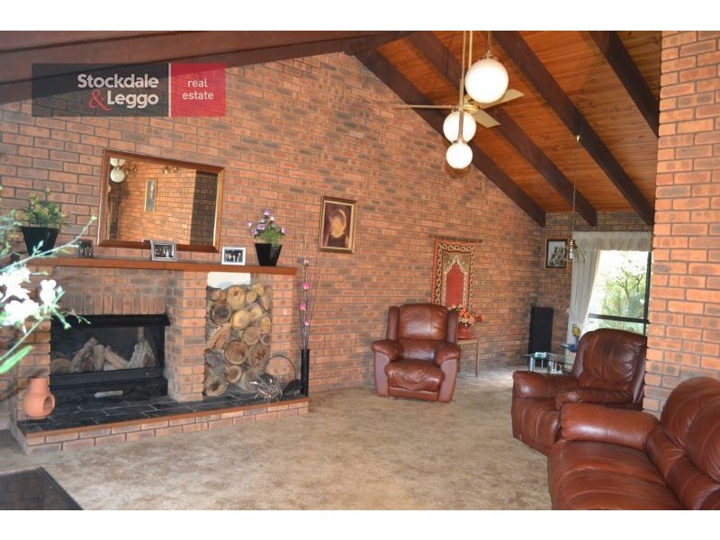 318 Old Coach Road, Moondarra VIC 3825