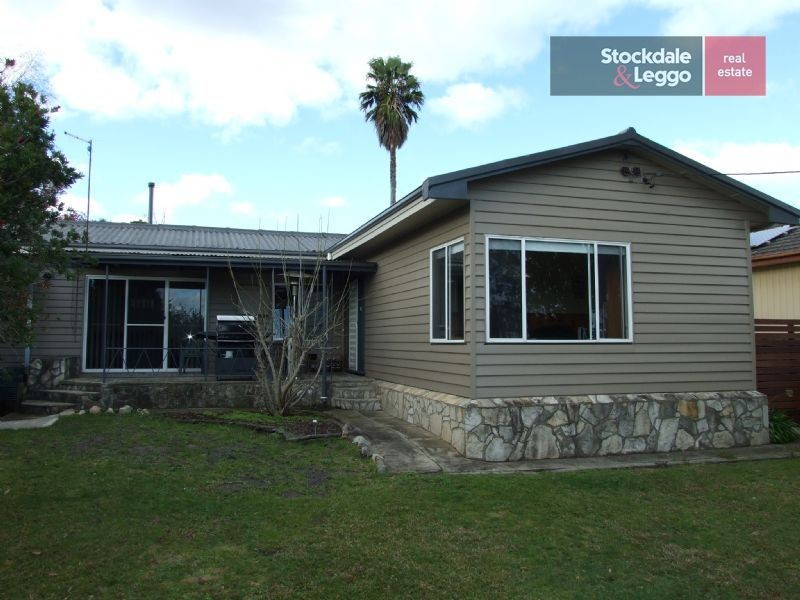 6 Chamberlain Road, Newborough VIC 3825