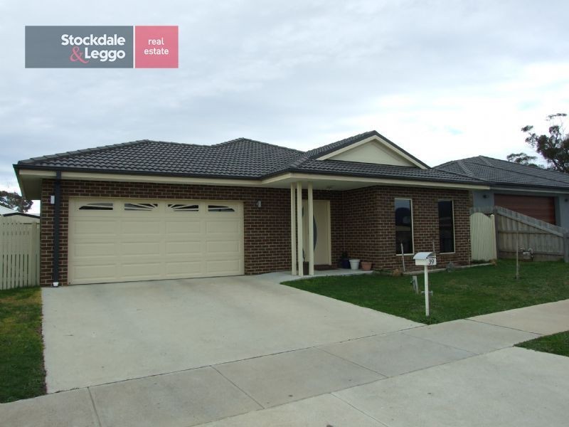 39 Sweetwater Place, Moe VIC 3825
