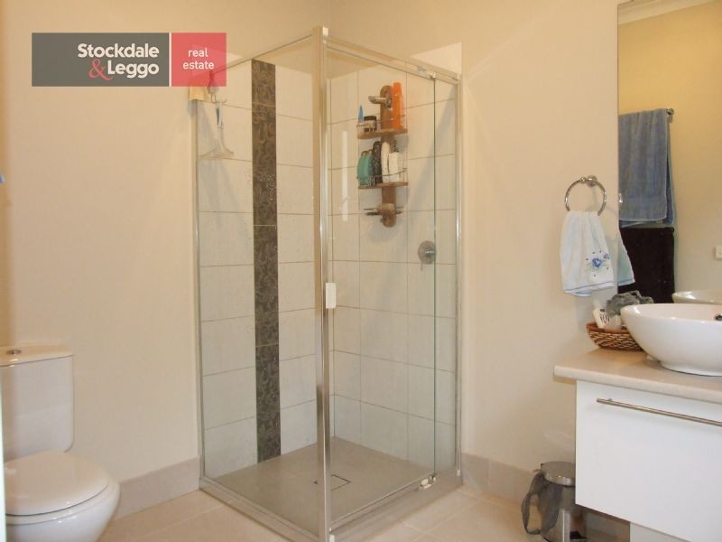 39 Sweetwater Place, Moe VIC 3825