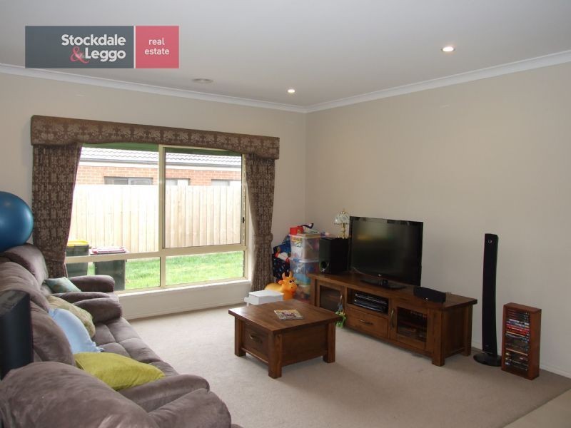 39 Sweetwater Place, Moe VIC 3825