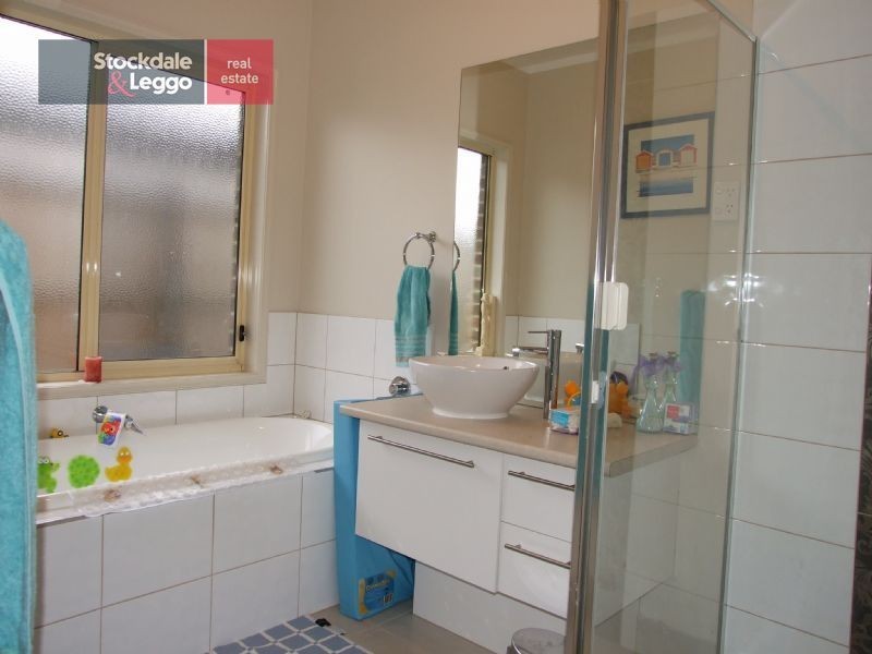 39 Sweetwater Place, Moe VIC 3825
