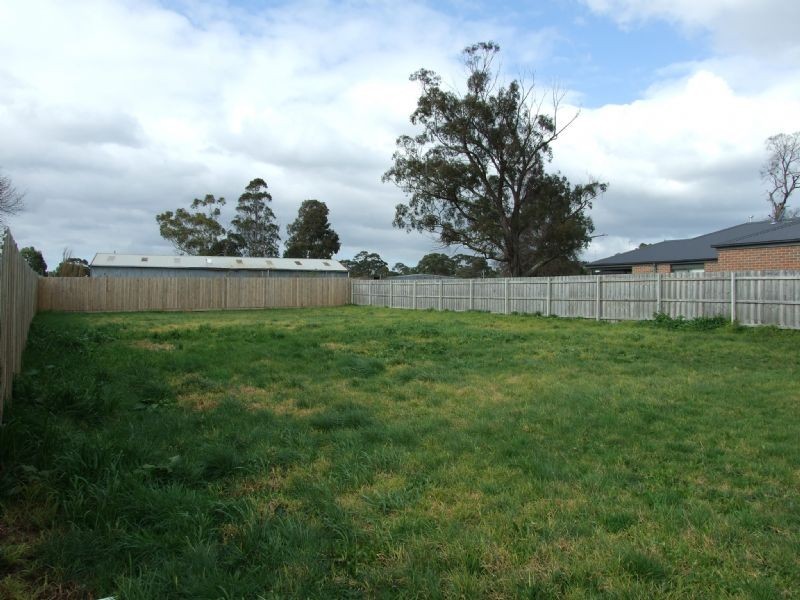 45 Sweetwater Place, Moe VIC 3825