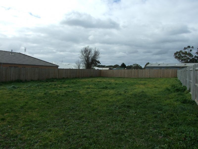 45 Sweetwater Place, Moe VIC 3825