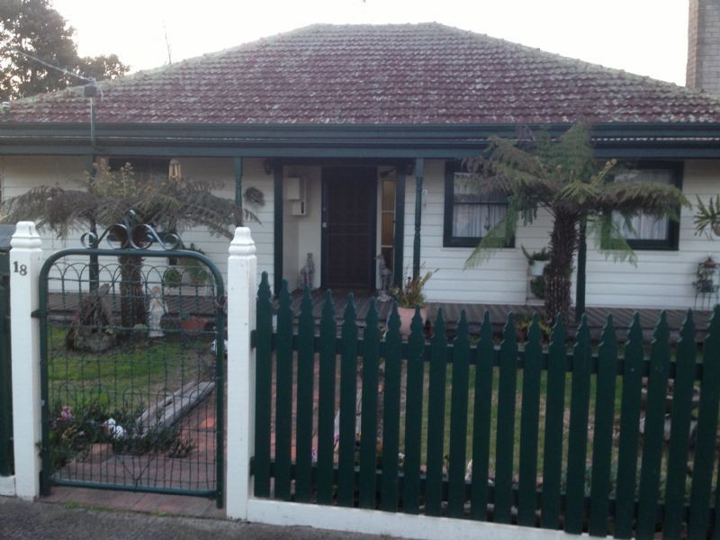 18 Gladstone Street, Moe VIC 3825