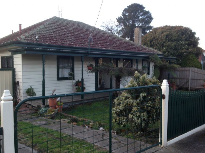 18 Gladstone Street, Moe VIC 3825