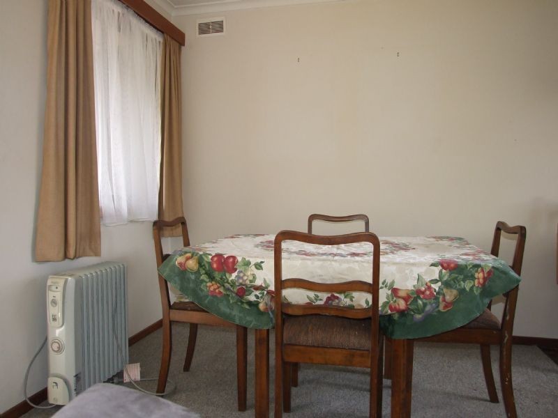 2/2 Joy Street, Newborough VIC 3825