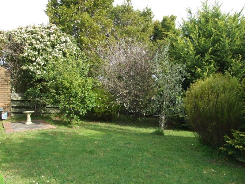 2/2 Joy Street, Newborough VIC 3825