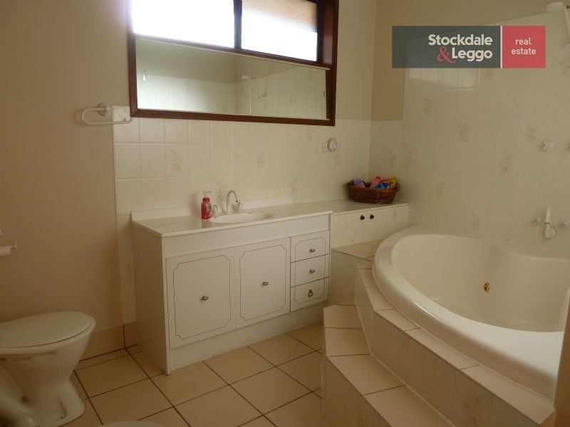 28 Smallburn Avenue, Newborough VIC 3825