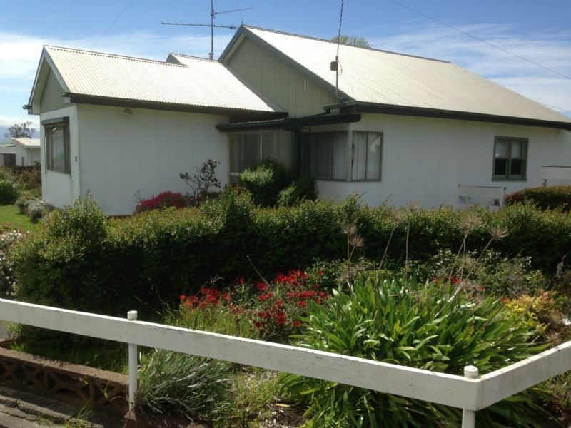 17 Reservoir Road, Moe VIC 3825