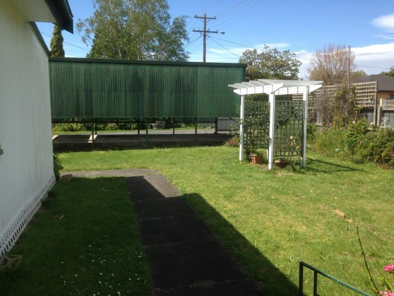 17 Reservoir Road, Moe VIC 3825