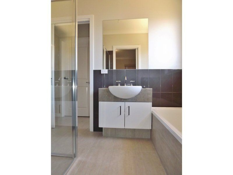 2 C Boolarra Ave, Newborough VIC 3825