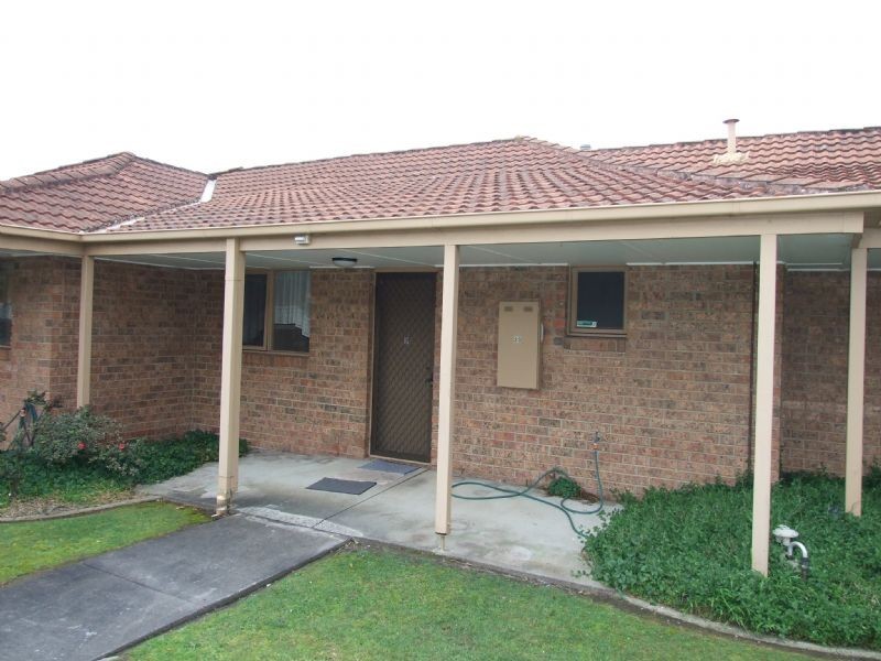 23/15 Burrage Court, Moe VIC 3825