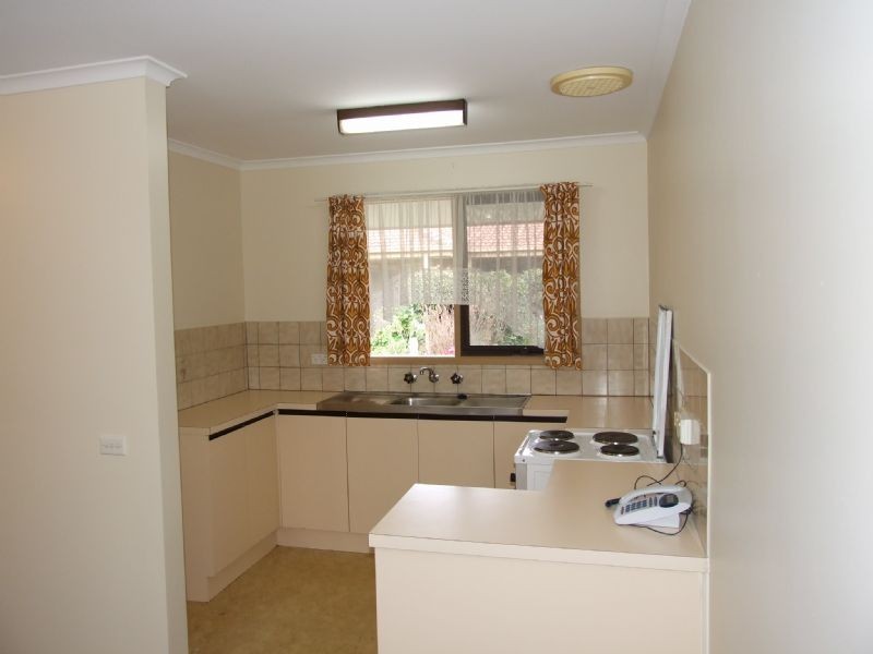 23/15 Burrage Court, Moe VIC 3825