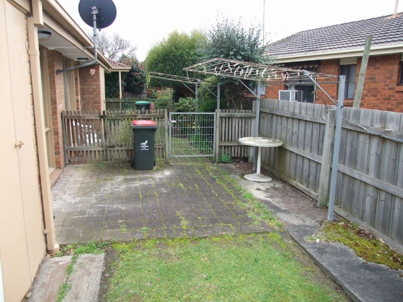 23/15 Burrage Court, Moe VIC 3825