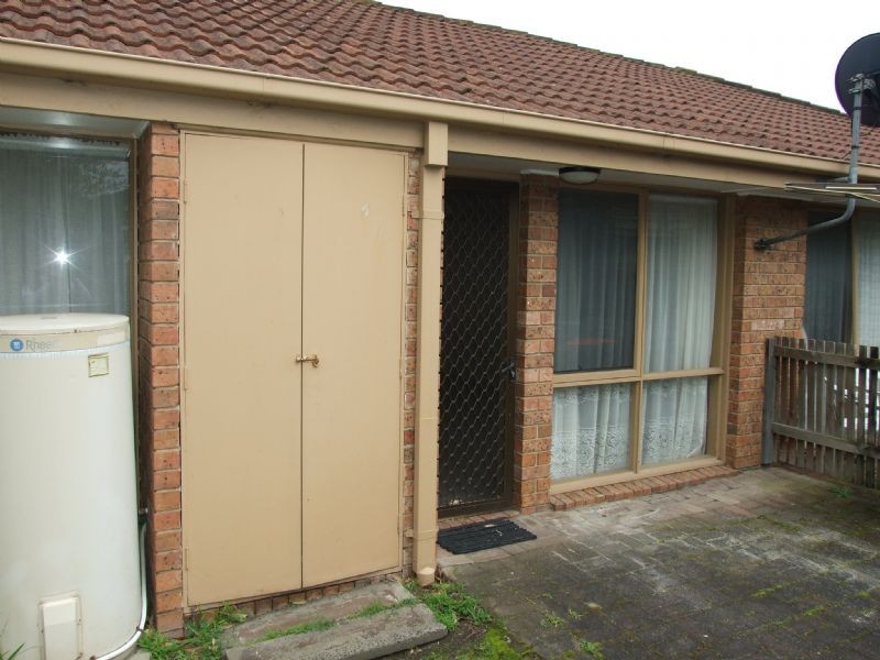 23/15 Burrage Court, Moe VIC 3825