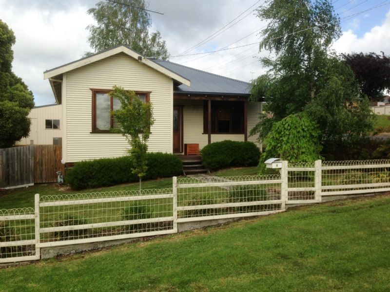 4 Railway Crescent, Moe VIC 3825