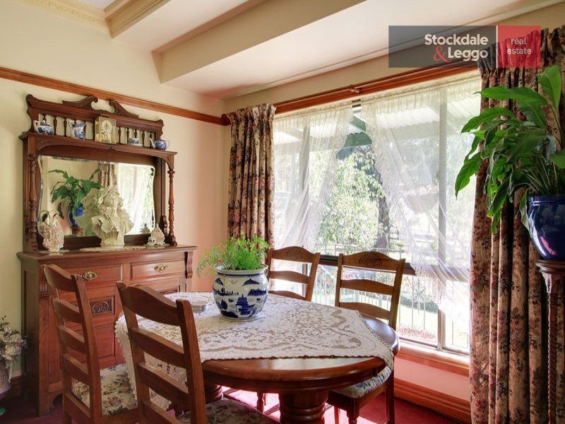 10 Yasmin Drive, Hernes Oak VIC 3825