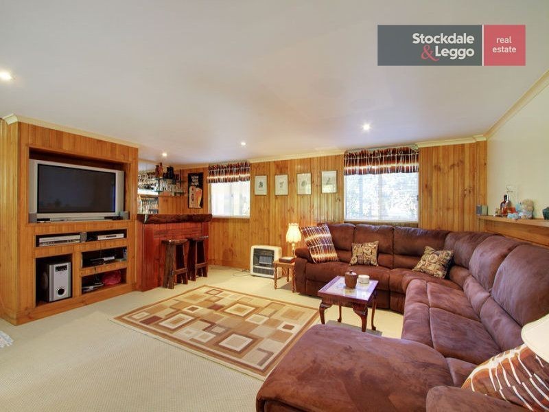 10 Yasmin Drive, Hernes Oak VIC 3825