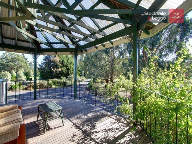 10 Yasmin Drive, Hernes Oak VIC 3825