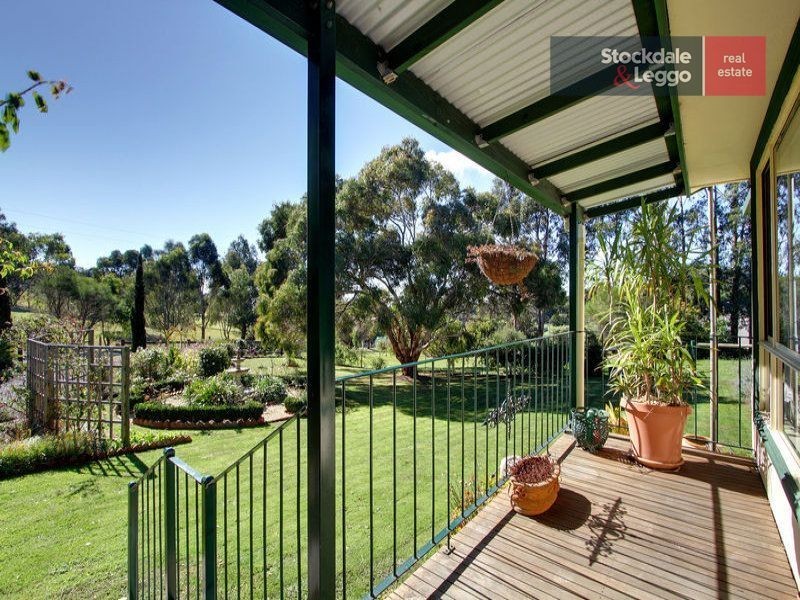 10 Yasmin Drive, Hernes Oak VIC 3825