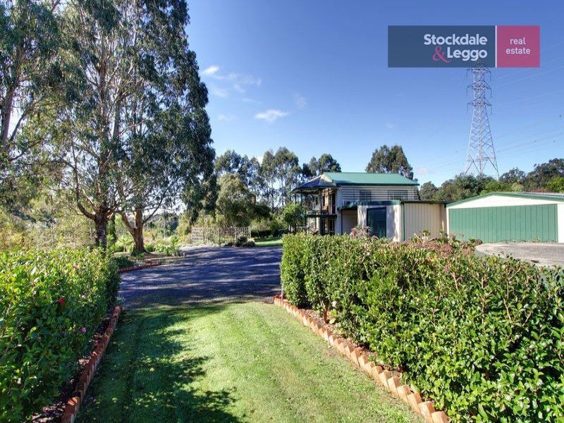 10 Yasmin Drive, Hernes Oak VIC 3825