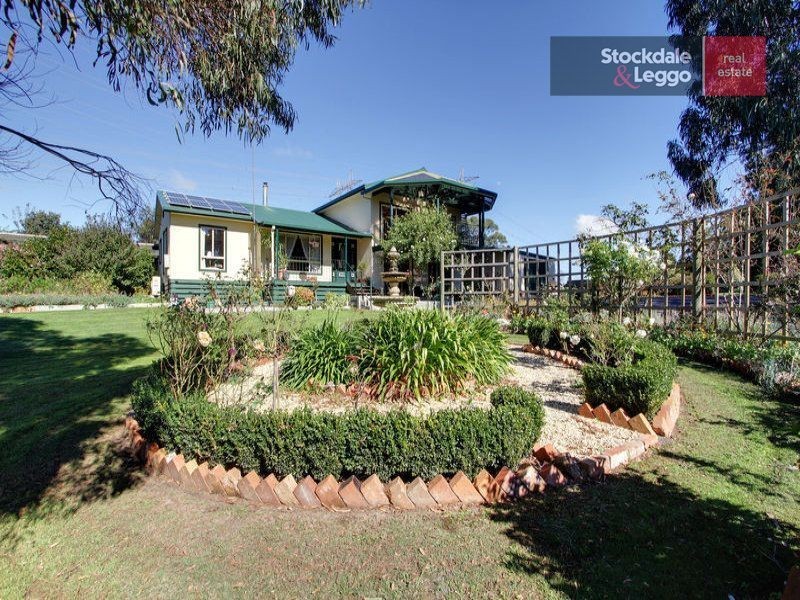 10 Yasmin Drive, Hernes Oak VIC 3825