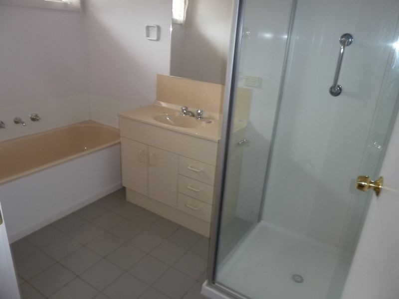 3/7 Saxtons Drive, Moe VIC 3825