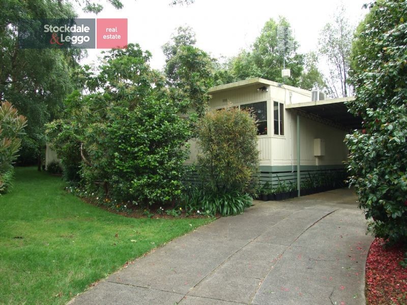 33 St Phillack Crescent, Rawson VIC 3825