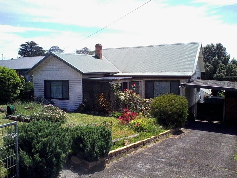7 Chamberlain Road, Newborough VIC 3825