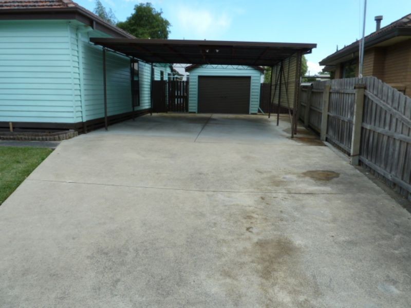 24 Brock Street, Moe VIC 3825