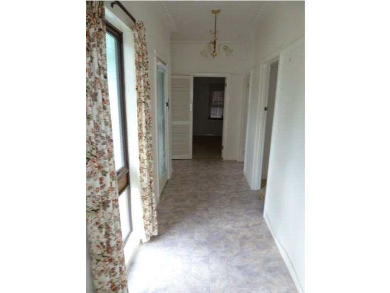 24 Brock Street, Moe VIC 3825