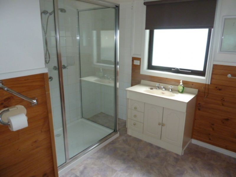 24 Brock Street, Moe VIC 3825