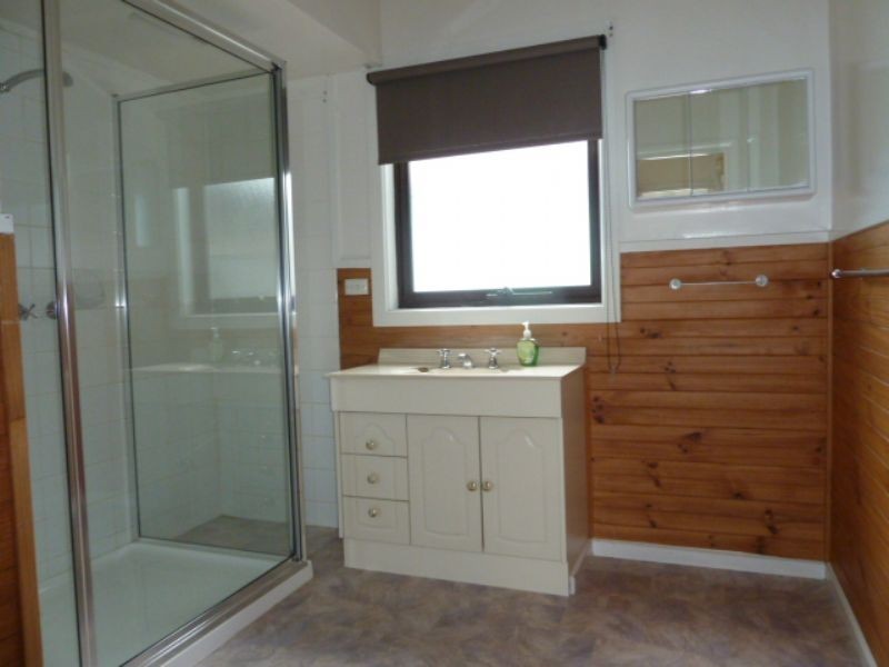 24 Brock Street, Moe VIC 3825