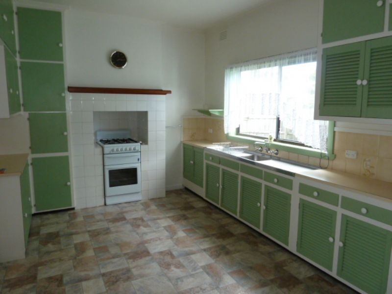 24 Brock Street, Moe VIC 3825