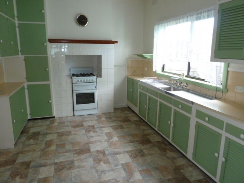 24 Brock Street, Moe VIC 3825