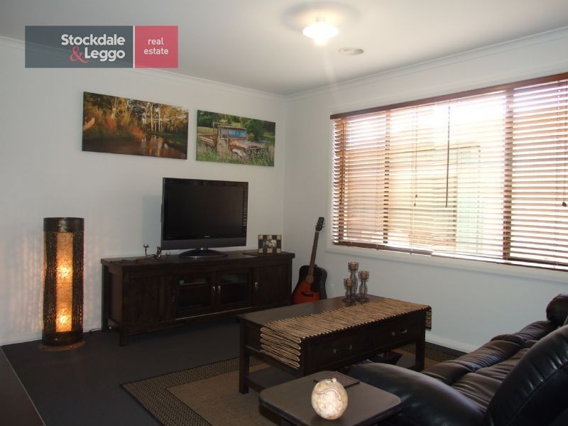 7 Crombe Court, Newborough VIC 3825