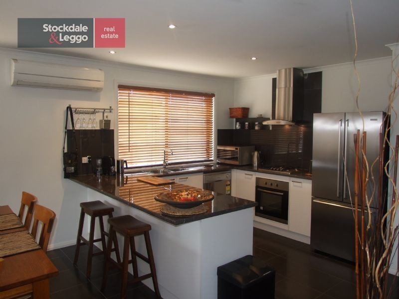 7 Crombe Court, Newborough VIC 3825