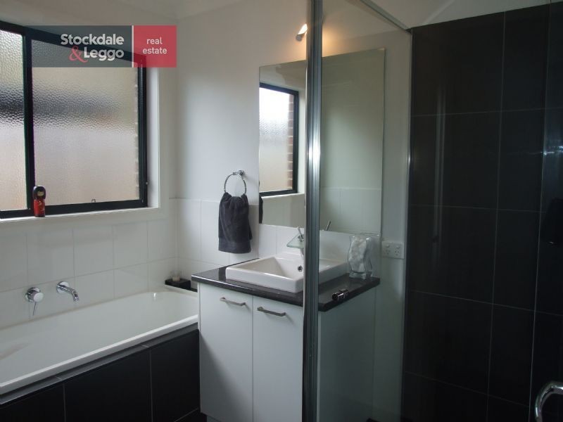 7 Crombe Court, Newborough VIC 3825