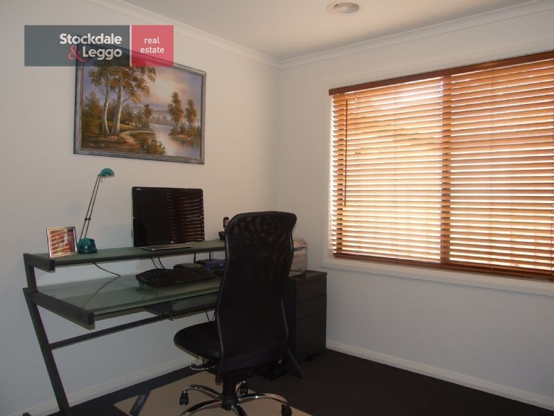 7 Crombe Court, Newborough VIC 3825