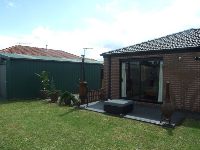 7 Crombe Court, Newborough VIC 3825