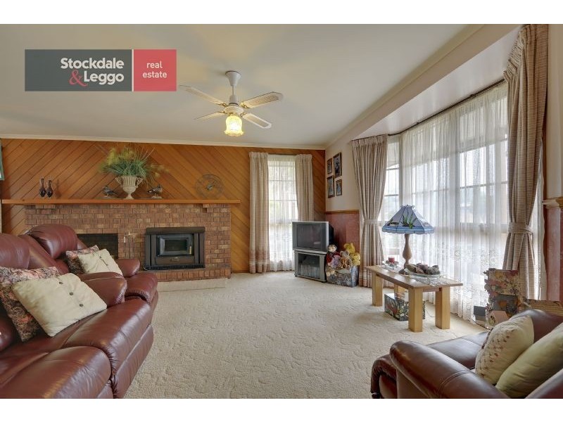 7 Scorpio Drive, Moe VIC 3825
