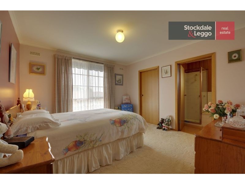 7 Scorpio Drive, Moe VIC 3825
