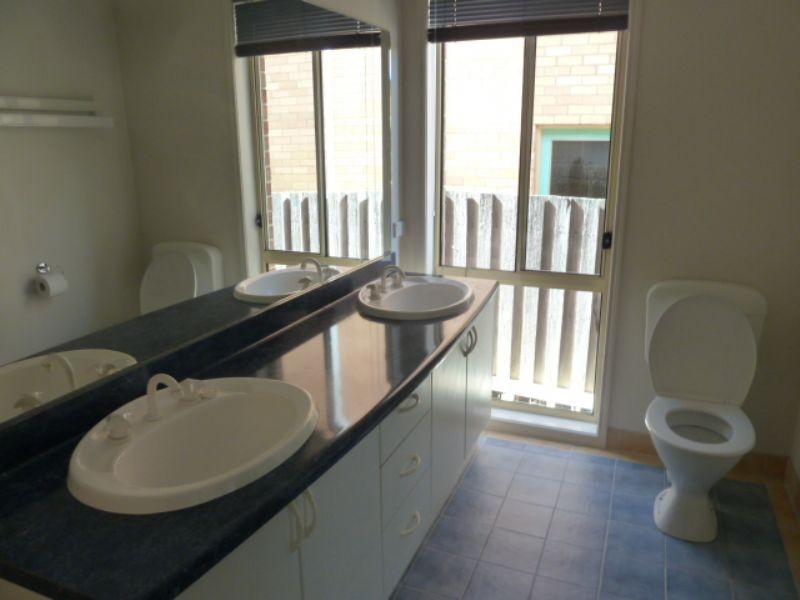 21 Lisle Street, Moe VIC 3825