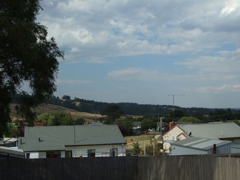 18 High Road, Yallourn North VIC 3825