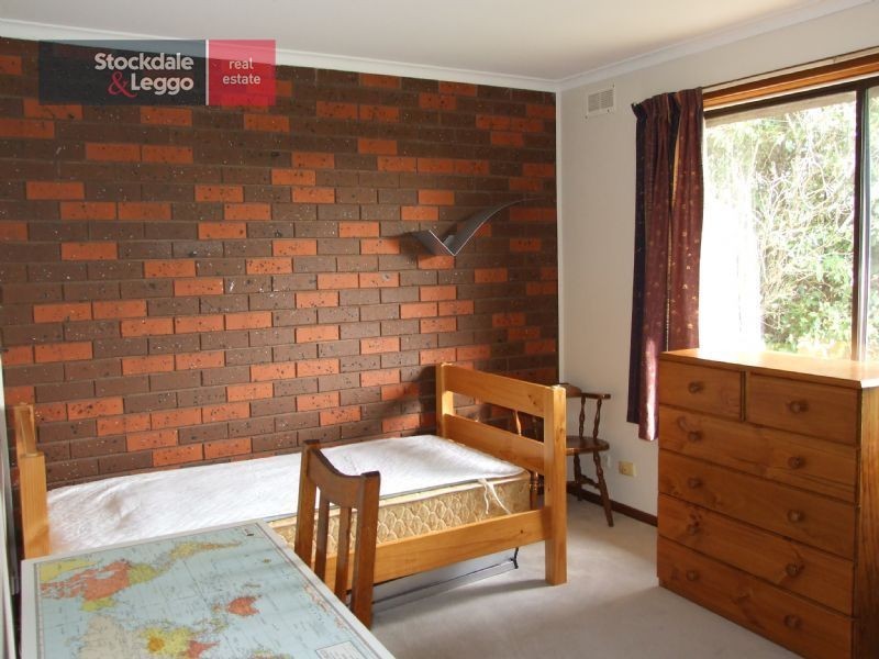 2/2 Joy Street, Newborough VIC 3825