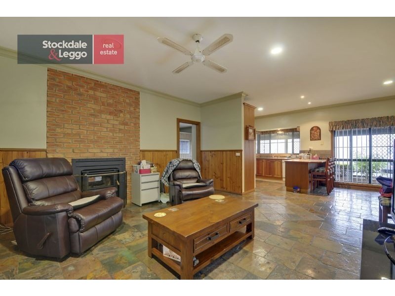 25 Donelan Drive, Hernes Oak VIC 3825