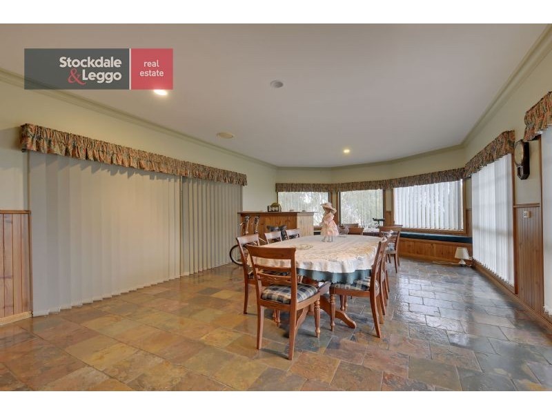 25 Donelan Drive, Hernes Oak VIC 3825