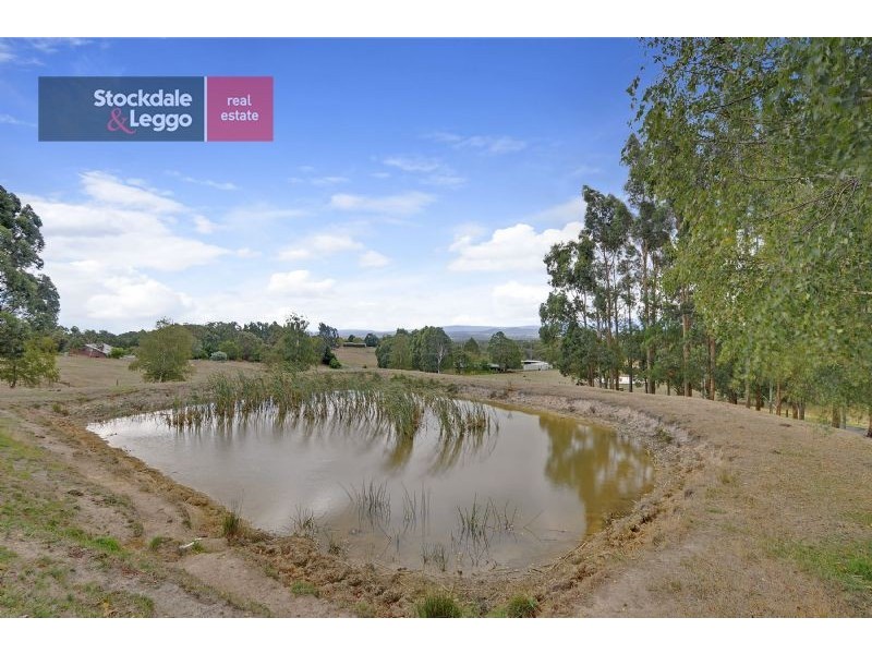 25 Donelan Drive, Hernes Oak VIC 3825