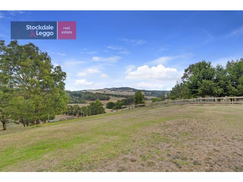 25 Donelan Drive, Hernes Oak VIC 3825